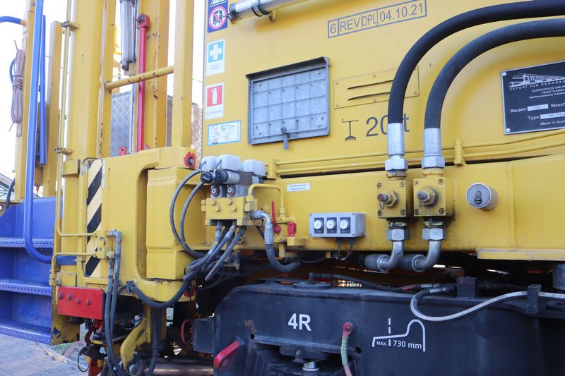 BAM Stopmachine met het fabrieksnummer 1214 en het UIC-nummer 99 84 942 8 702-7.